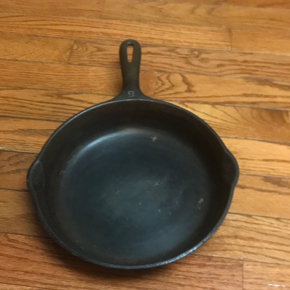 🌸NEW🌸 Vintage Cast Iron Skillet 9 inch